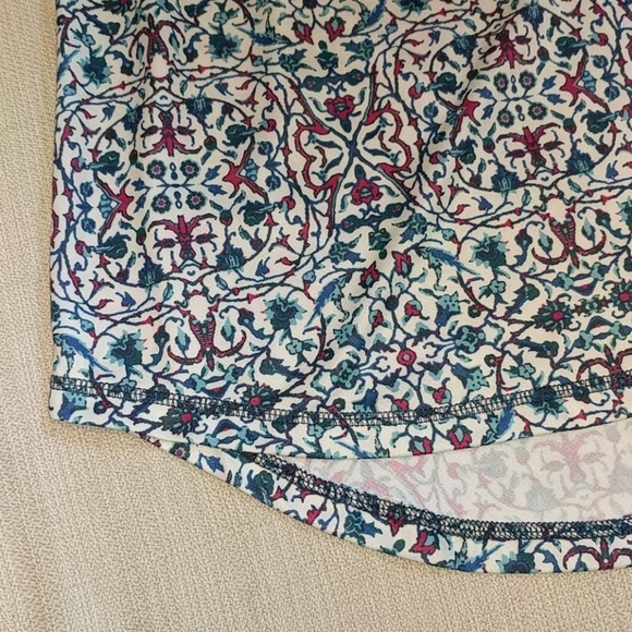 St. John’s Bay Active Shirt - Picture 2 of 4